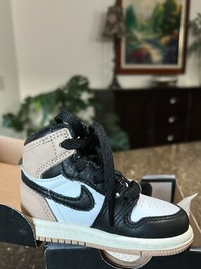 Jordan 1 Retro High OG (TD) - Black, White, Brown